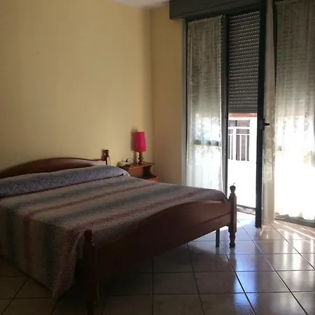 Valvarrone Di Oceano Snc Hotel